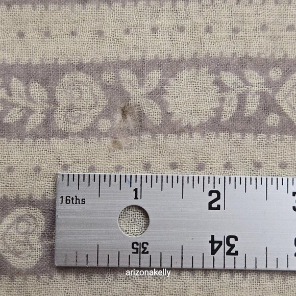 Kadhi and Co. Wool Scarf Lightweight *SMALL HOLE* - Picture 3 of 16